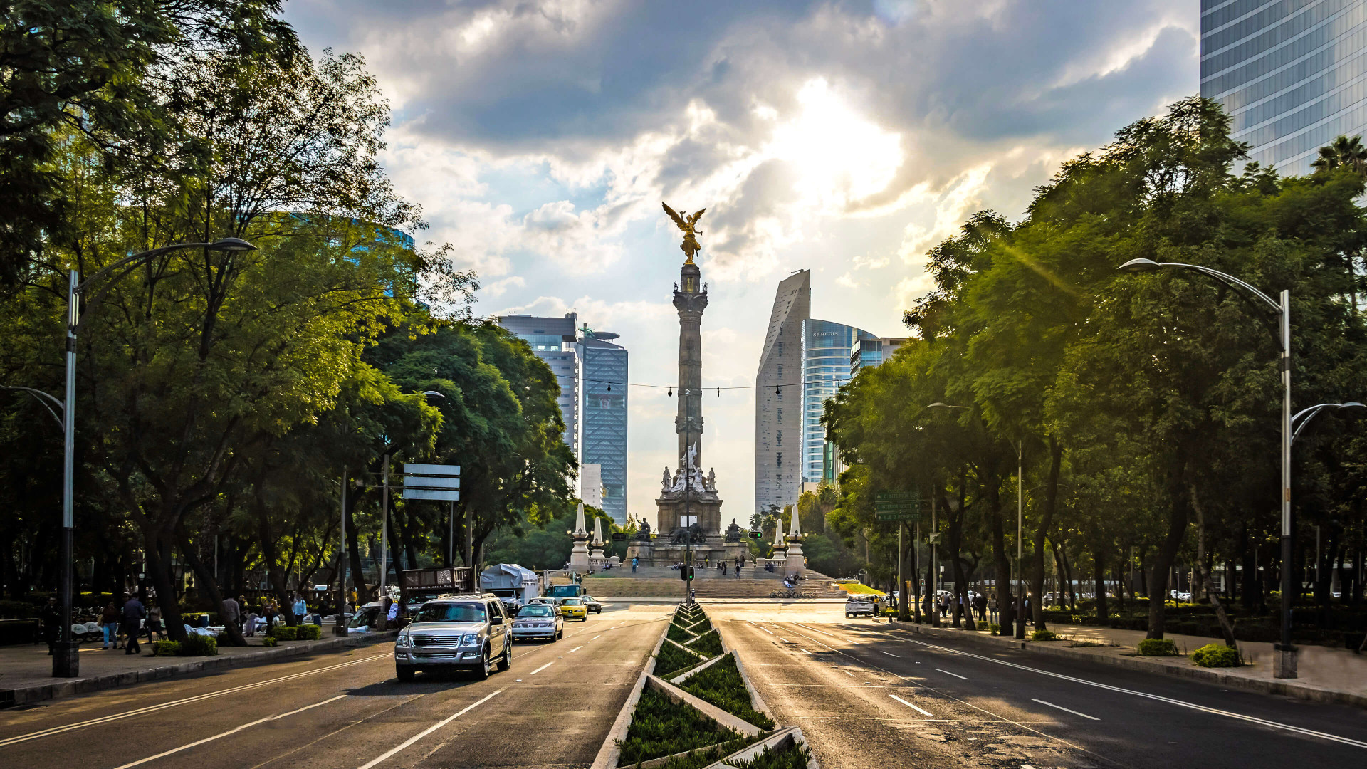 Paseo de la Reforma con el Ángel de la Independencia al Fondo, Ciudad de México (CDMX), México